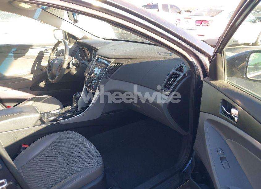 Photo 5 of 2013 Hyundai Sonata SE (VIN 5NPEC4AC6DH594941)