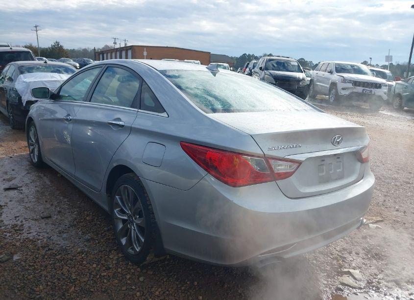 Photo 3 of 2013 Hyundai Sonata SE (VIN 5NPEC4AC6DH619501)