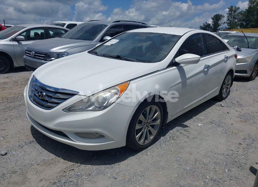 Photo 2 of 2013 Hyundai Sonata SE (VIN 5NPEC4AC6DH630112)