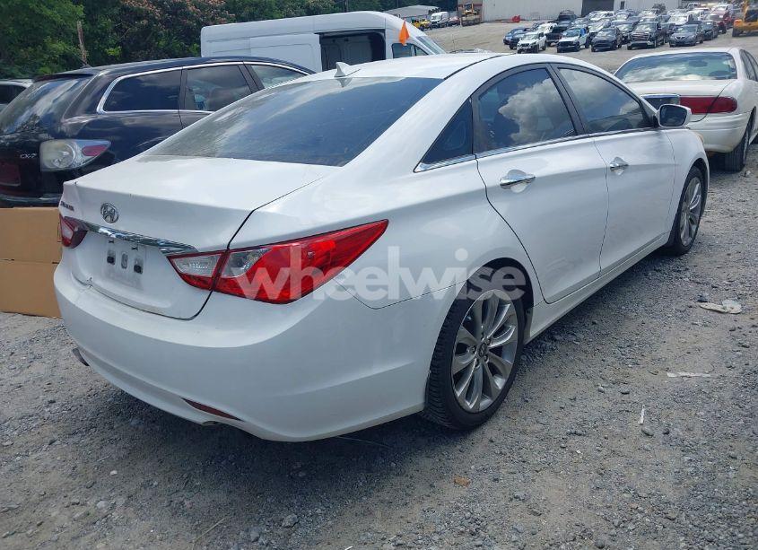 Photo 4 of 2013 Hyundai Sonata SE (VIN 5NPEC4AC6DH630112)