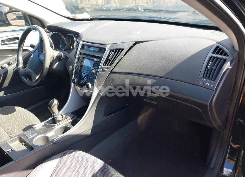 Photo 5 of 2013 Hyundai Sonata SE (VIN 5NPEC4AC6DH652692)