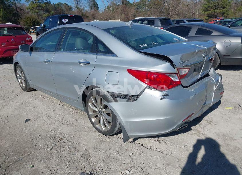 Photo 3 of 2013 Hyundai Sonata SE (VIN 5NPEC4AC6DH660095)