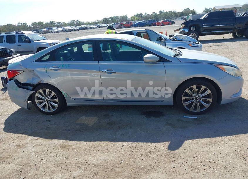 Photo 13 of 2013 Hyundai Sonata SE (VIN 5NPEC4AC6DH661750)