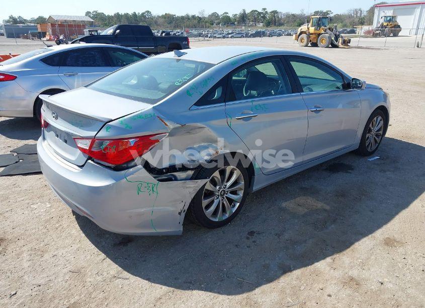 Photo 4 of 2013 Hyundai Sonata SE (VIN 5NPEC4AC6DH661750)