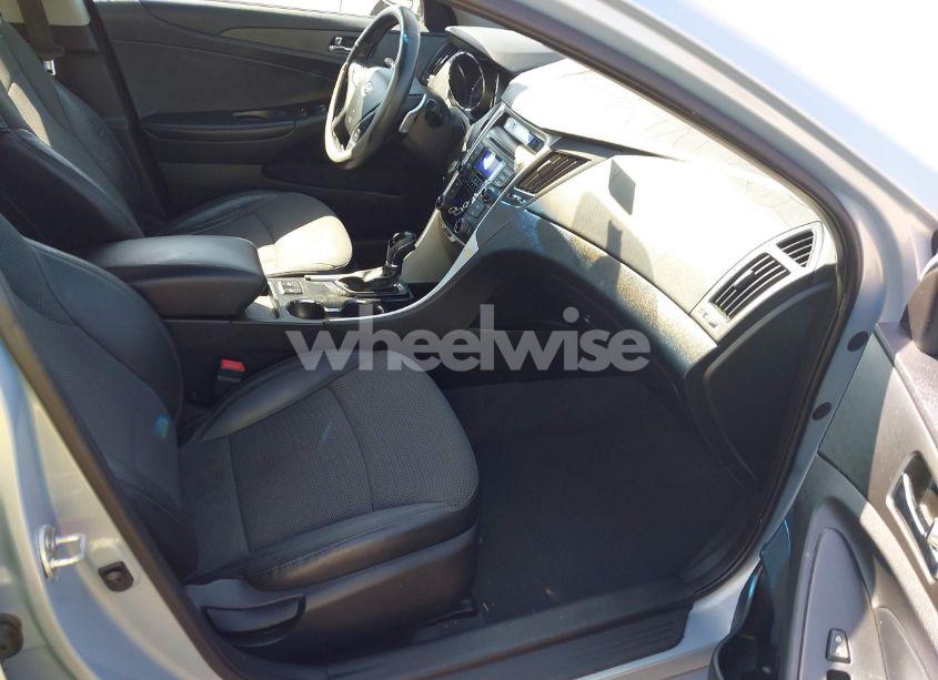 Photo 5 of 2013 Hyundai Sonata SE (VIN 5NPEC4AC6DH661750)