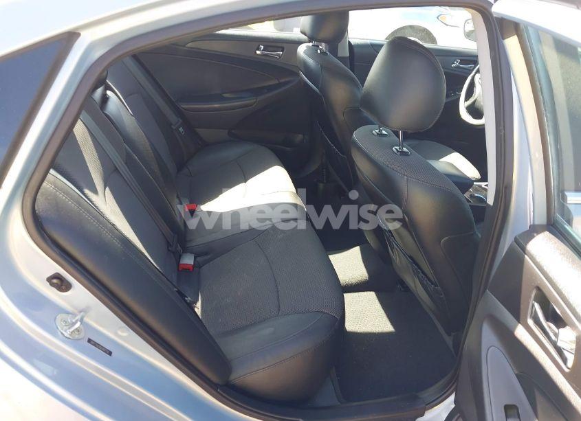 Photo 8 of 2013 Hyundai Sonata SE (VIN 5NPEC4AC6DH661750)