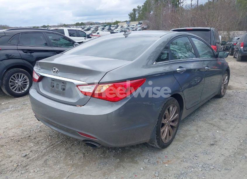 Photo 4 of 2013 Hyundai Sonata SE (VIN 5NPEC4AC6DH742005)