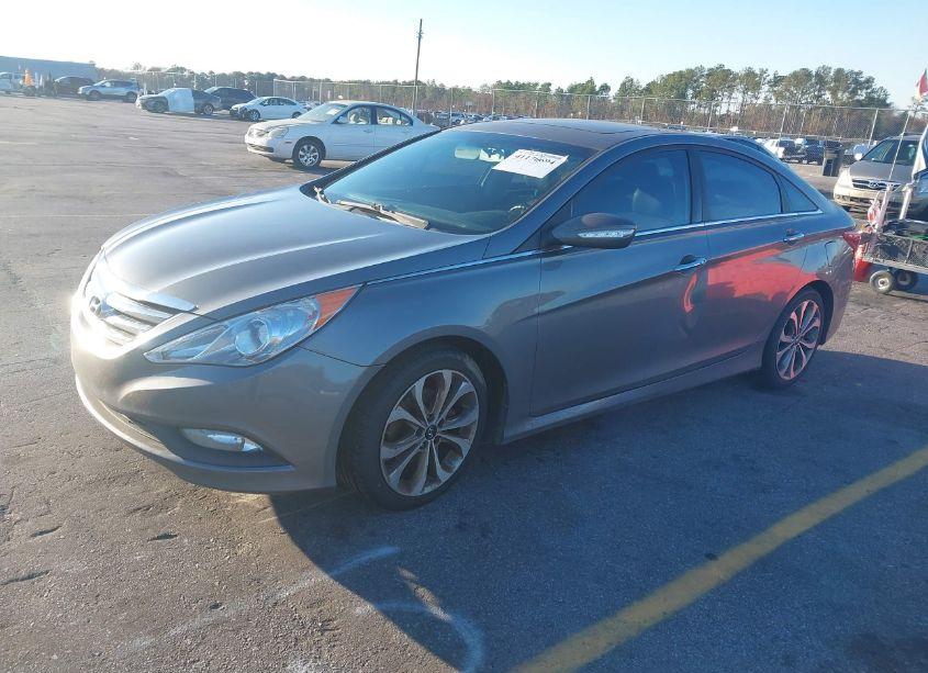 Photo 2 of 2014 Hyundai Sonata SE (VIN 5NPEC4AC6EH865580)