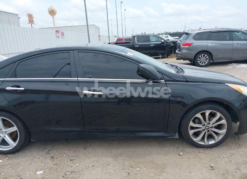 Photo 13 of 2014 Hyundai Sonata SE (VIN 5NPEC4AC6EH894951)
