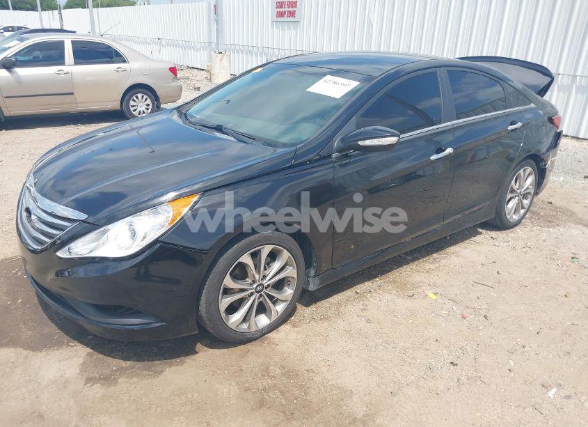 Photo 2 of 2014 Hyundai Sonata SE (VIN 5NPEC4AC6EH894951)