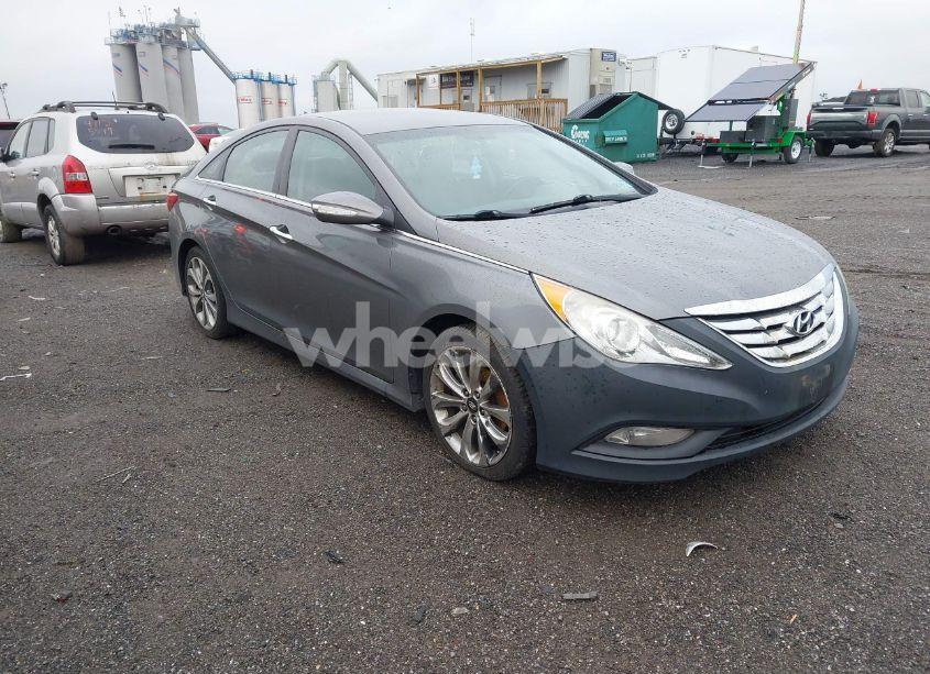 2014 Hyundai Sonata SE (VIN 5NPEC4AC6EH910453) main photo
