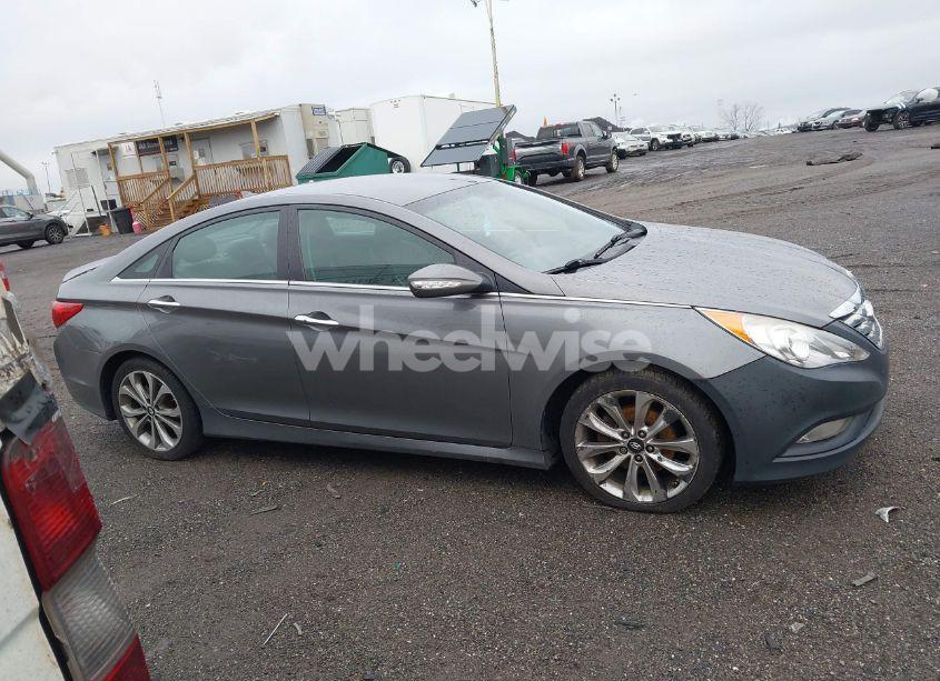 Photo 13 of 2014 Hyundai Sonata SE (VIN 5NPEC4AC6EH910453)