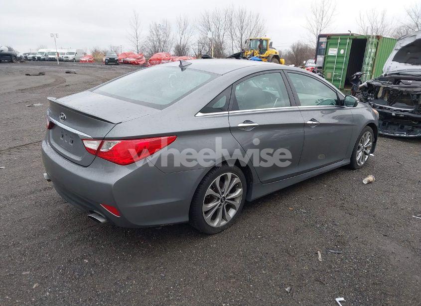Photo 4 of 2014 Hyundai Sonata SE (VIN 5NPEC4AC6EH910453)
