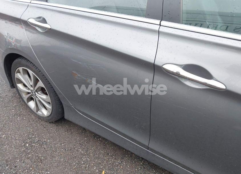 Photo 6 of 2014 Hyundai Sonata SE (VIN 5NPEC4AC6EH910453)