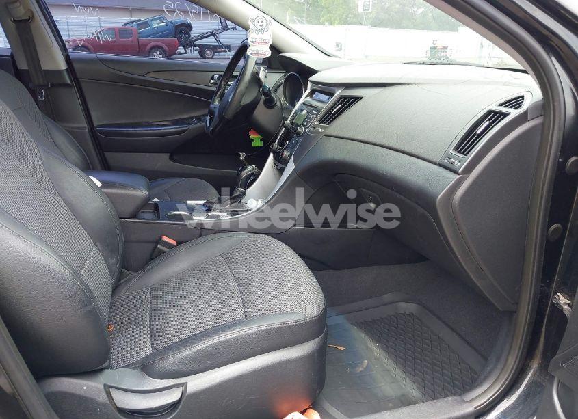 Photo 5 of 2011 Hyundai Sonata SE (VIN 5NPEC4AC7BH013671)