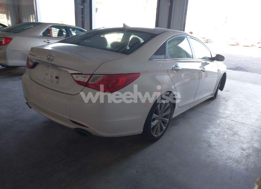 Photo 4 of 2011 Hyundai Sonata SE (VIN 5NPEC4AC7BH054639)