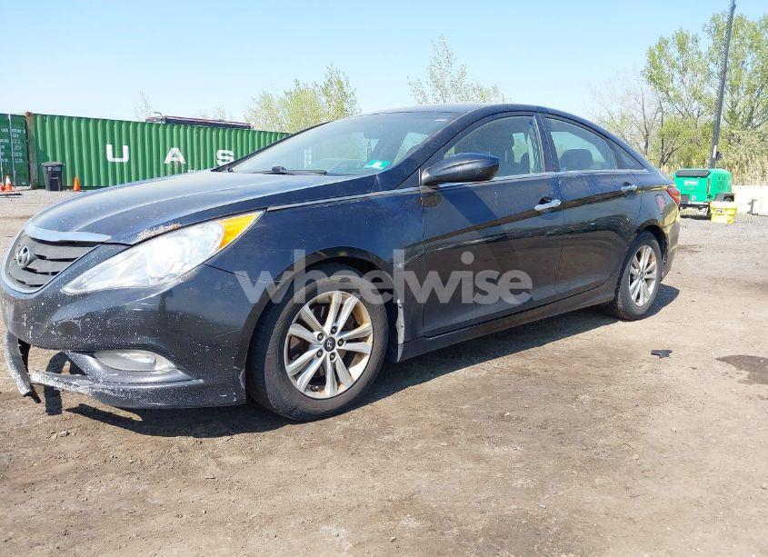 Photo 2 of 2011 Hyundai Sonata SE (VIN 5NPEC4AC7BH090105)