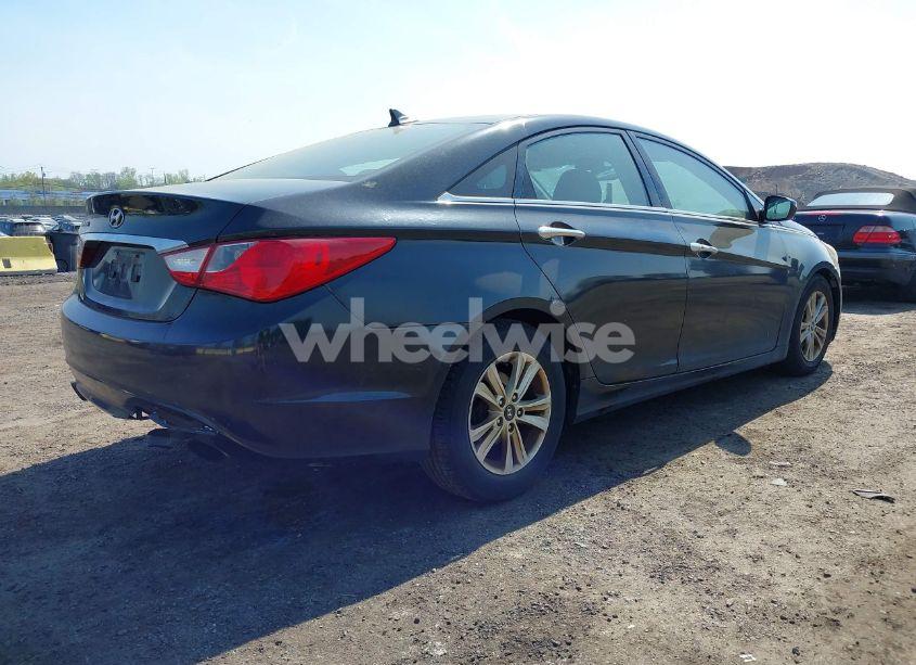 Photo 4 of 2011 Hyundai Sonata SE (VIN 5NPEC4AC7BH090105)