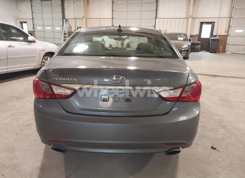 Photo 16 of 2011 Hyundai Sonata SE (VIN 5NPEC4AC7BH218987)