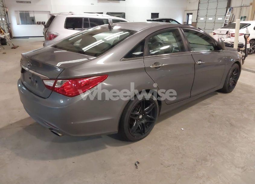 Photo 4 of 2011 Hyundai Sonata SE (VIN 5NPEC4AC7BH218987)