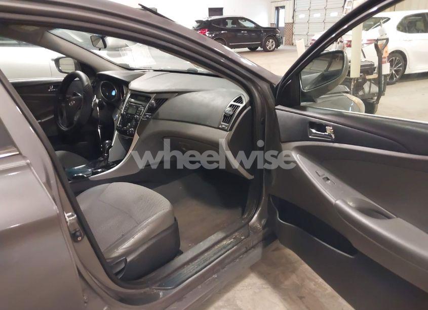 Photo 5 of 2011 Hyundai Sonata SE (VIN 5NPEC4AC7BH218987)