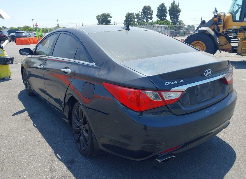 Photo 3 of 2011 Hyundai Sonata SE (VIN 5NPEC4AC7BH274802)