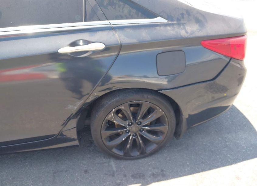 Photo 6 of 2011 Hyundai Sonata SE (VIN 5NPEC4AC7BH274802)