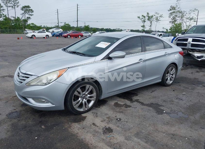 Photo 2 of 2011 Hyundai Sonata SE (VIN 5NPEC4AC7BH290756)