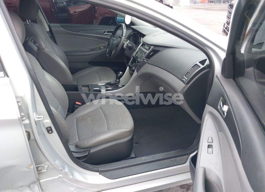 Photo 5 of 2011 Hyundai Sonata SE (VIN 5NPEC4AC7BH290756)