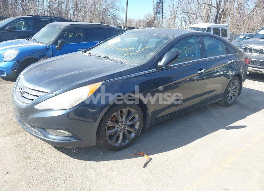 Photo 2 of 2012 Hyundai Sonata SE (VIN 5NPEC4AC7CH354117)
