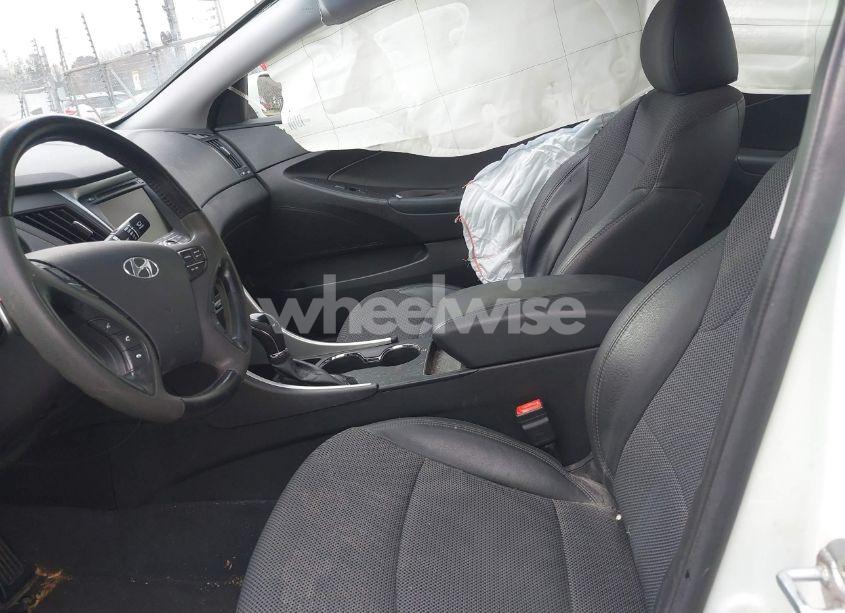 Photo 5 of 2012 Hyundai Sonata SE (VIN 5NPEC4AC7CH369460)