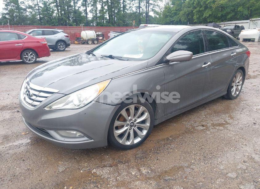 Photo 2 of 2012 Hyundai Sonata SE (VIN 5NPEC4AC7CH435022)
