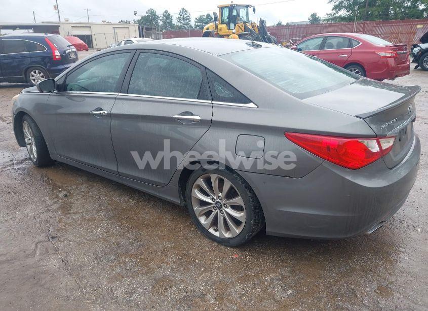 Photo 3 of 2012 Hyundai Sonata SE (VIN 5NPEC4AC7CH435022)