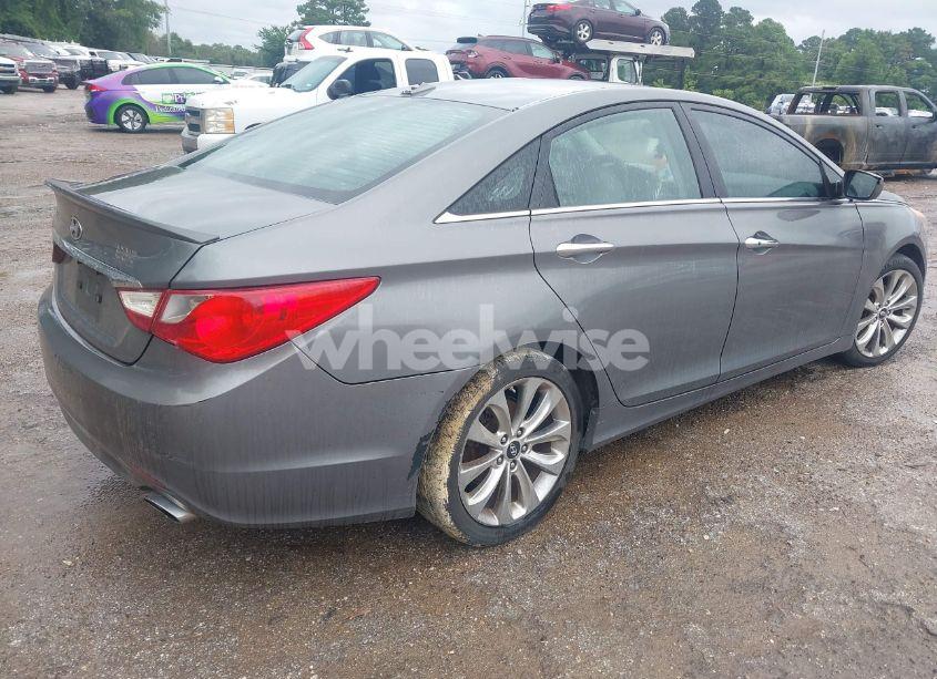 Photo 4 of 2012 Hyundai Sonata SE (VIN 5NPEC4AC7CH435022)