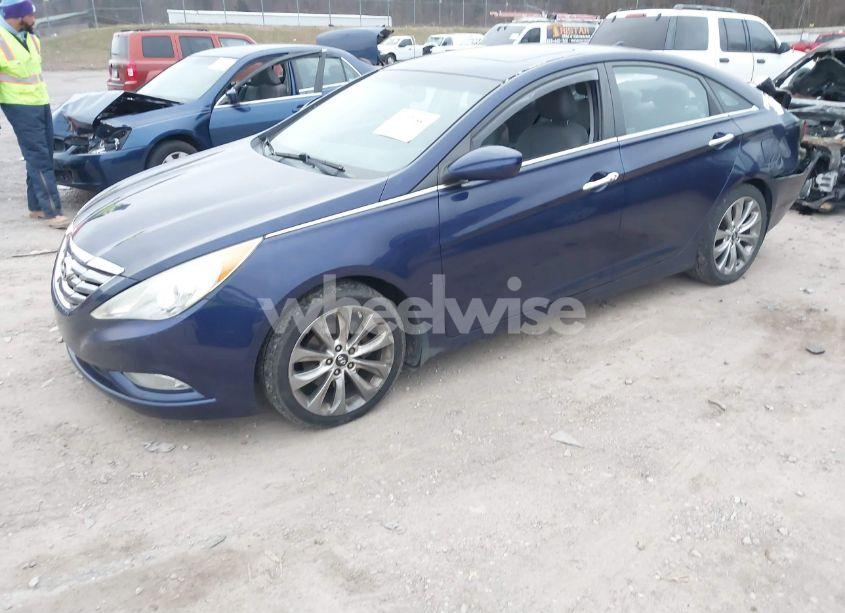 Photo 2 of 2012 Hyundai Sonata SE (VIN 5NPEC4AC7CH469381)