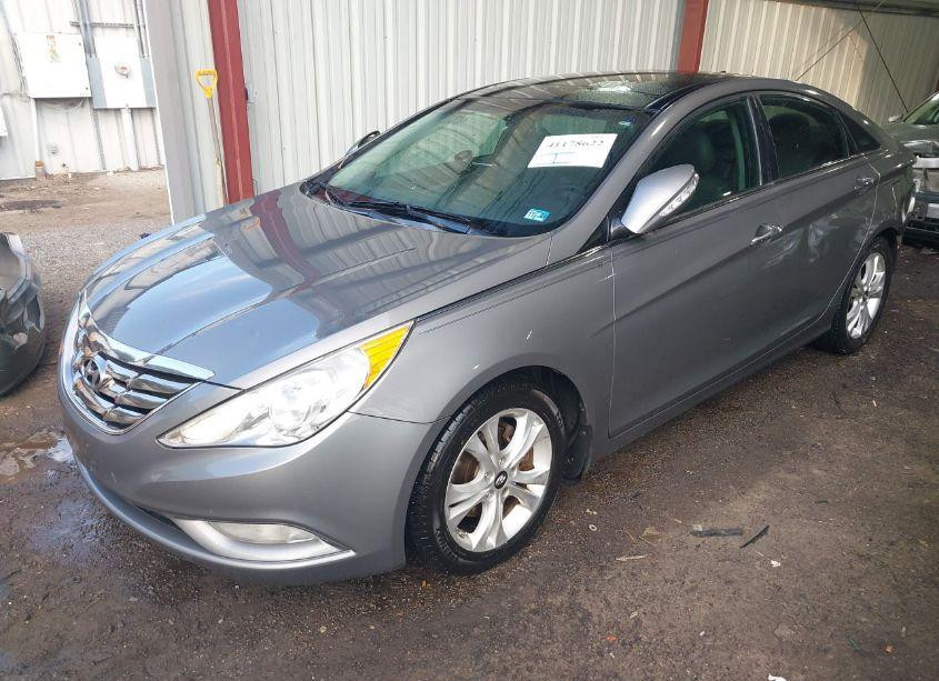 Photo 2 of 2013 Hyundai Sonata LIMITED (VIN 5NPEC4AC7DH566503)