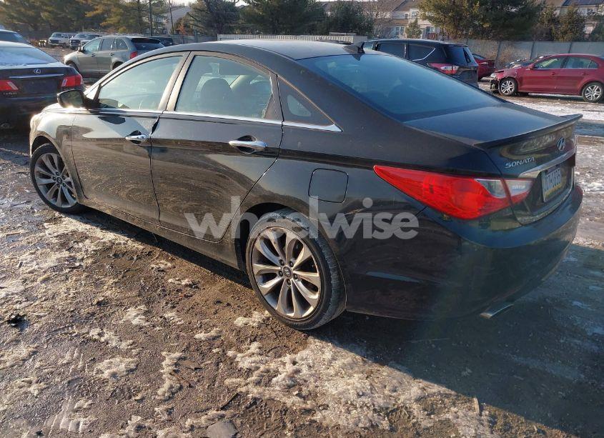 Photo 3 of 2013 Hyundai Sonata SE (VIN 5NPEC4AC7DH620768)