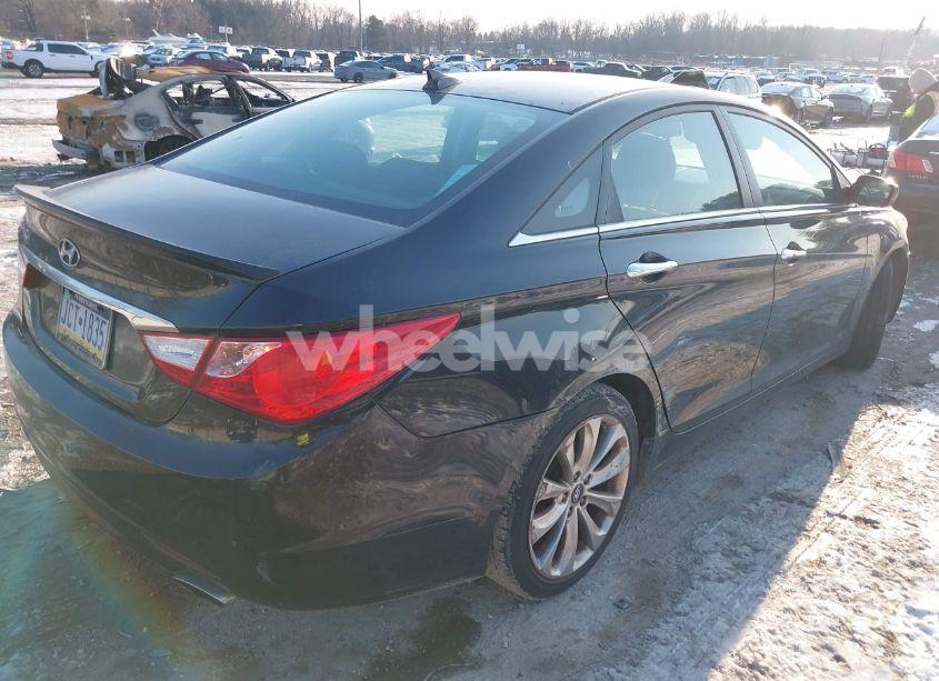 Photo 4 of 2013 Hyundai Sonata SE (VIN 5NPEC4AC7DH620768)