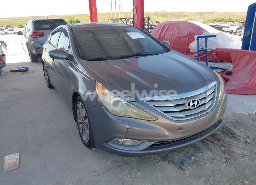 2013 Hyundai Sonata SE (VIN 5NPEC4AC7DH665659) main photo