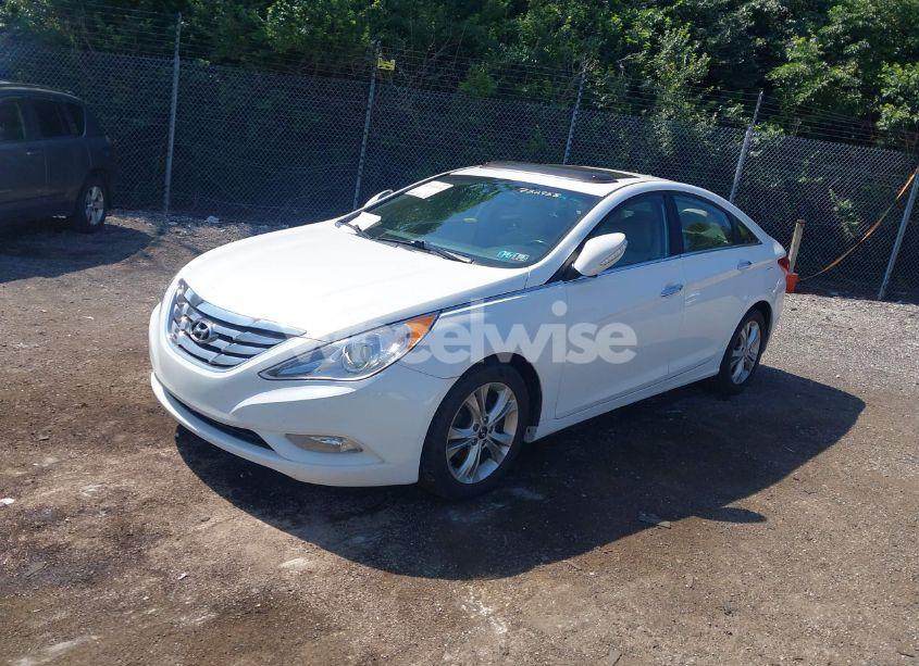 Photo 2 of 2013 Hyundai Sonata LIMITED (VIN 5NPEC4AC7DH722958)