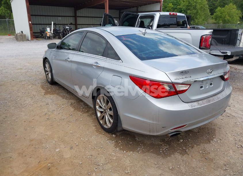Photo 3 of 2013 Hyundai Sonata SE (VIN 5NPEC4AC7DH723821)