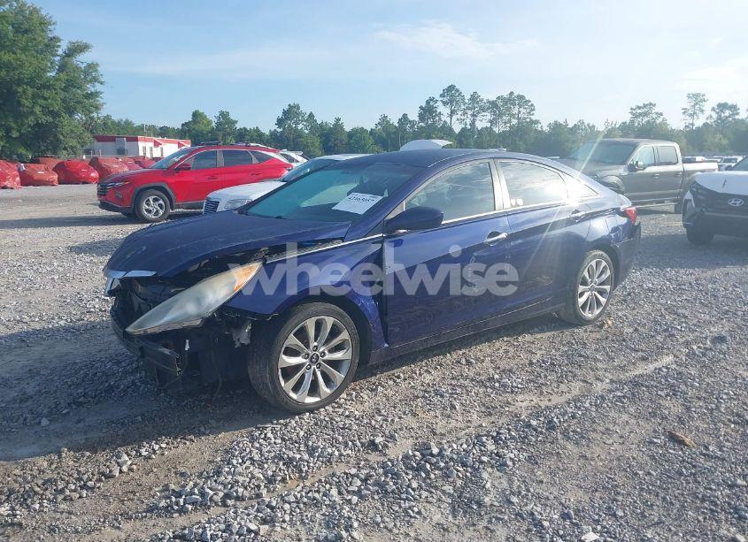 Photo 2 of 2013 Hyundai Sonata SE (VIN 5NPEC4AC7DH767916)