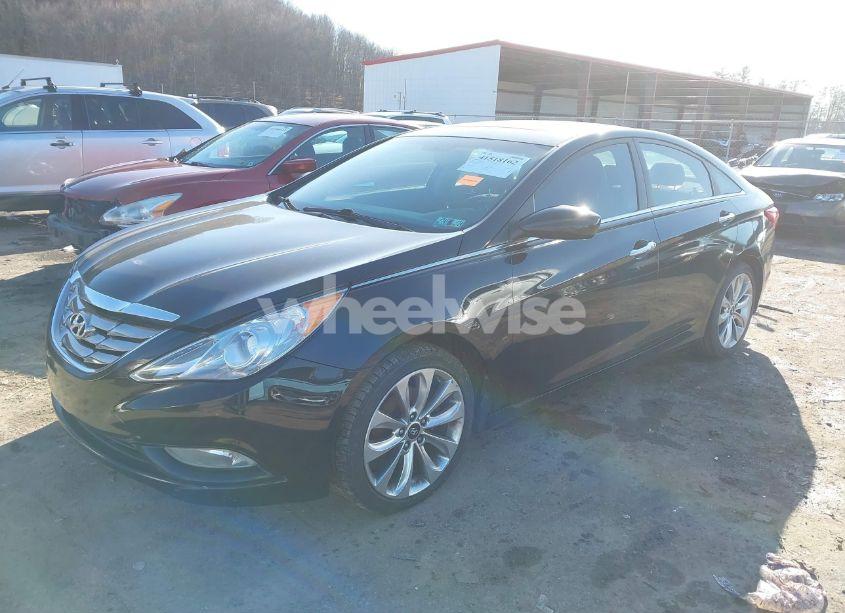 Photo 2 of 2013 Hyundai Sonata SE (VIN 5NPEC4AC7DH797644)