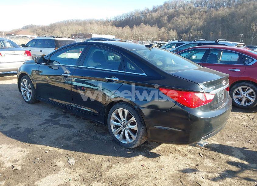 Photo 3 of 2013 Hyundai Sonata SE (VIN 5NPEC4AC7DH797644)