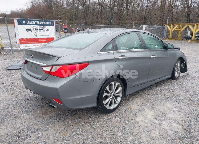 Photo 4 of 2014 Hyundai Sonata SE (VIN 5NPEC4AC7EH836802)