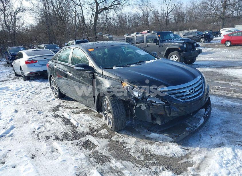 2014 Hyundai Sonata SE (VIN 5NPEC4AC7EH841630) main photo