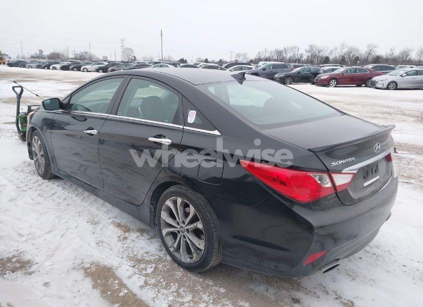 Photo 3 of 2014 Hyundai Sonata SE (VIN 5NPEC4AC7EH884039)