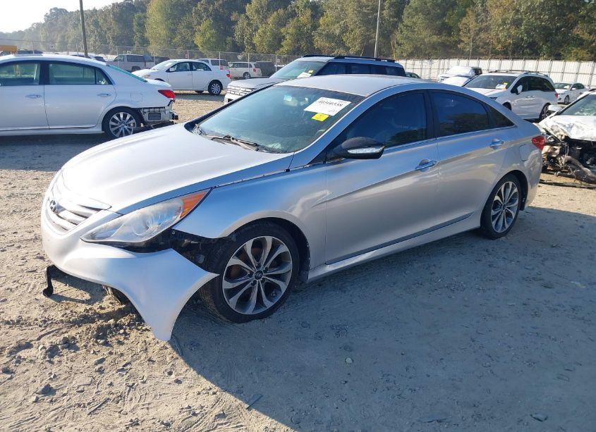 Photo 2 of 2014 Hyundai Sonata SE (VIN 5NPEC4AC7EH919078)