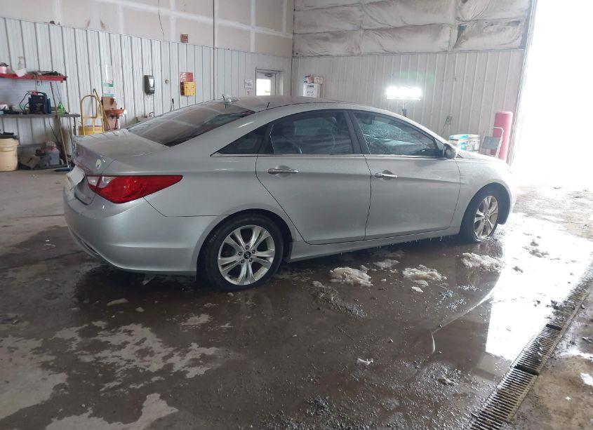 Photo 4 of 2011 Hyundai Sonata LIMITED (VIN 5NPEC4AC8BH000945)