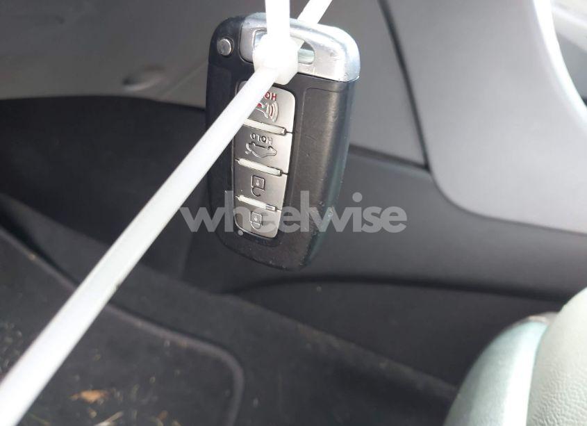 Photo 11 of 2011 Hyundai Sonata LIMITED (VIN 5NPEC4AC8BH001402)